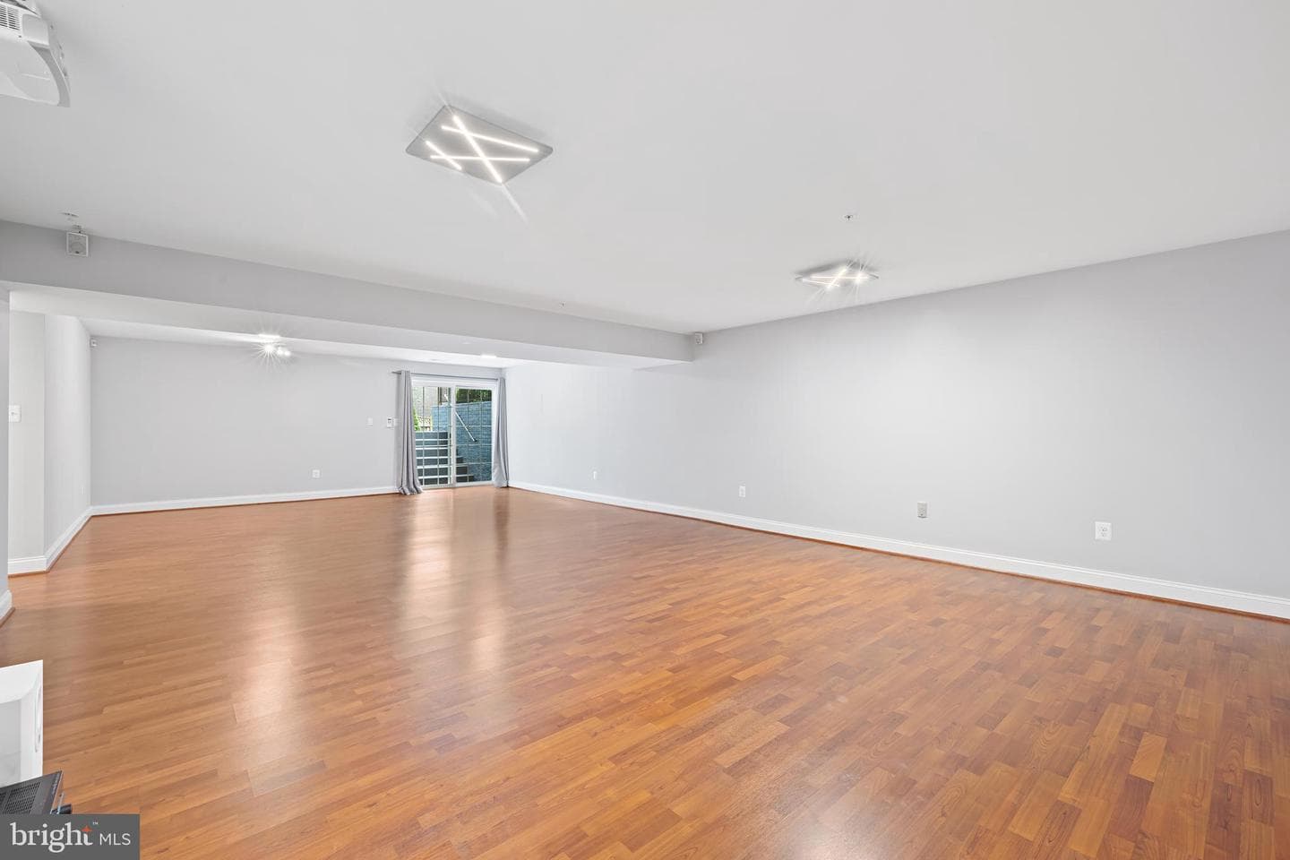 3722 Lawrence Avenue photo 62