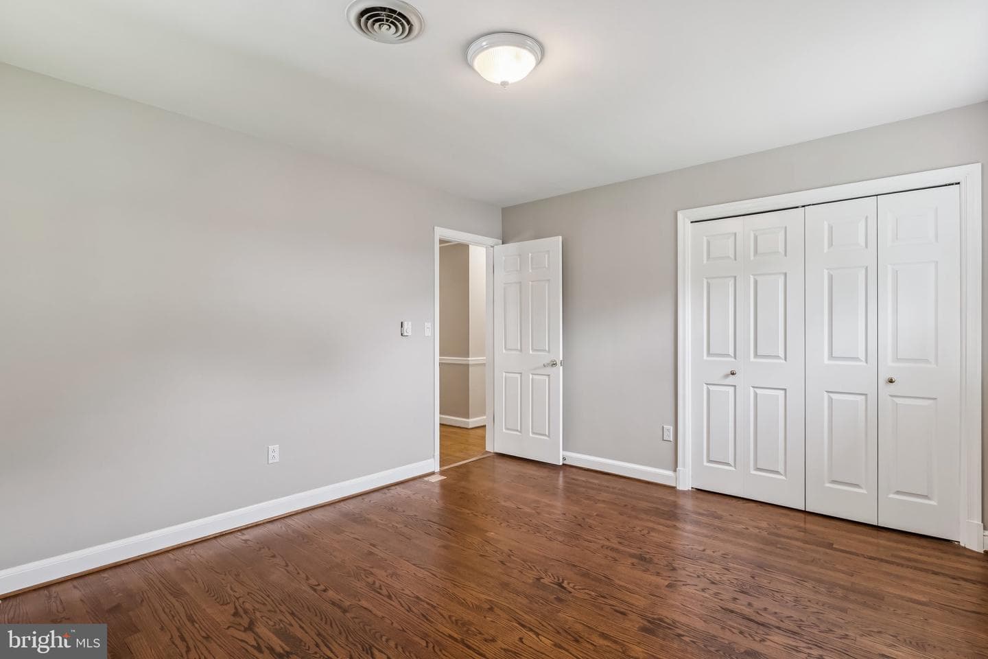 5 Clearwater Court photo 28