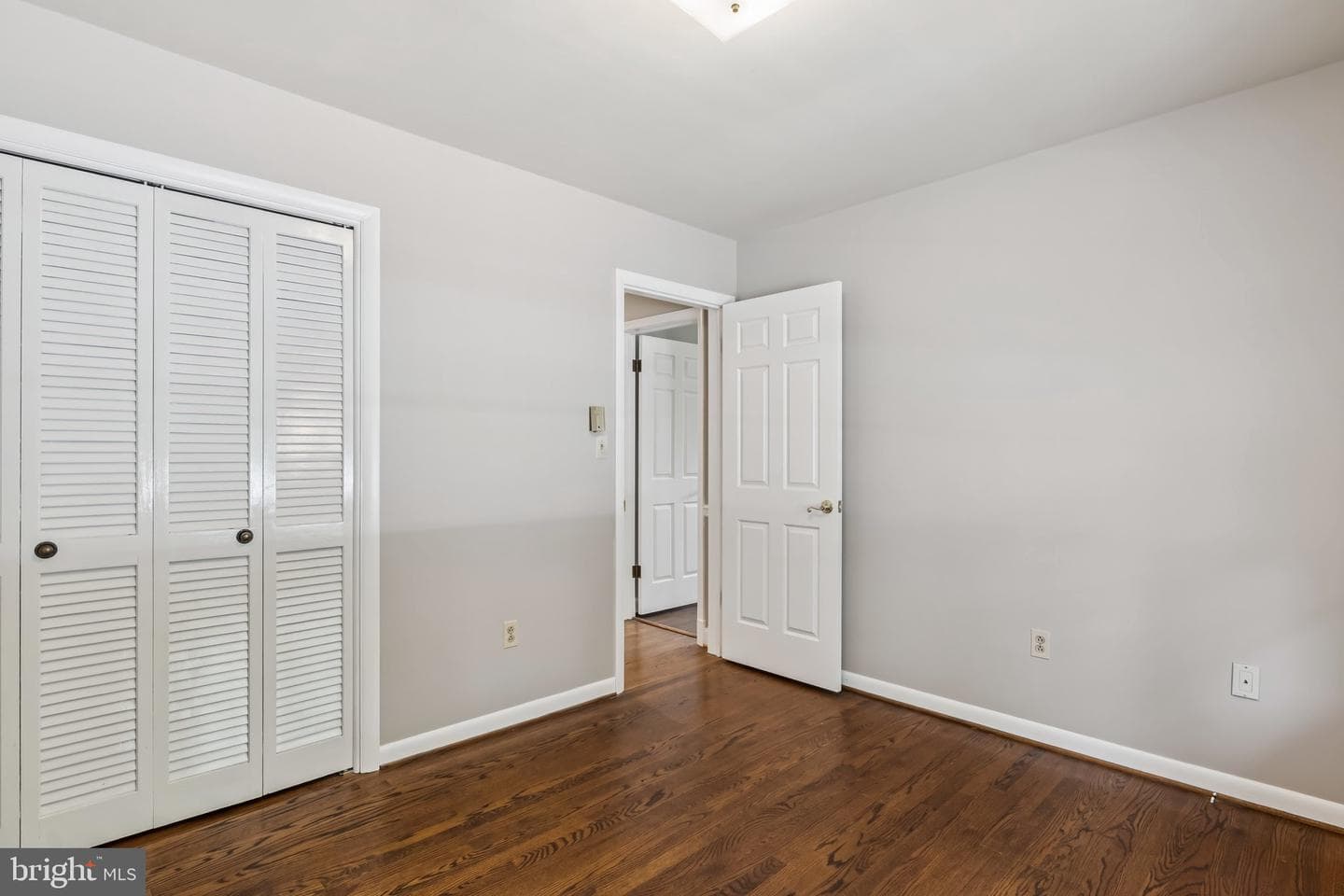 5 Clearwater Court photo 31