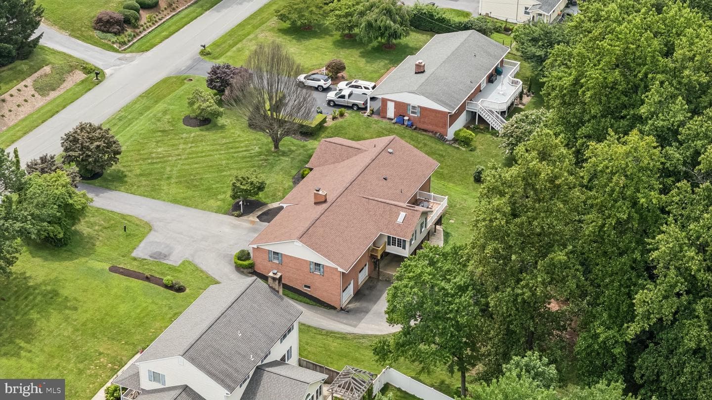 5 Clearwater Court photo 62