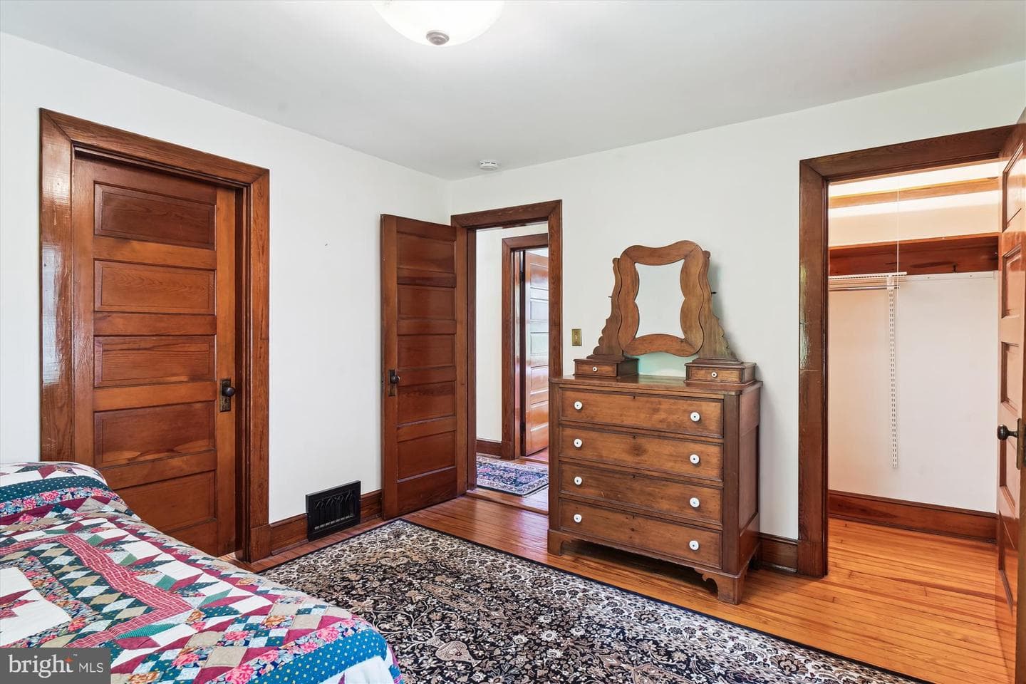 14 Williams Street photo 33