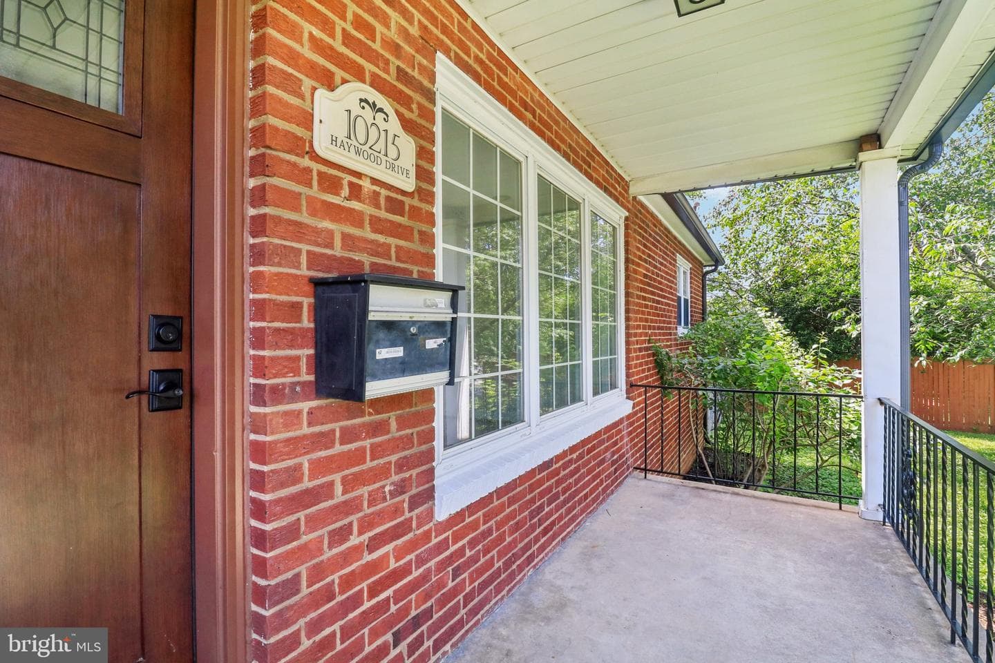 10215 Haywood Drive photo 2