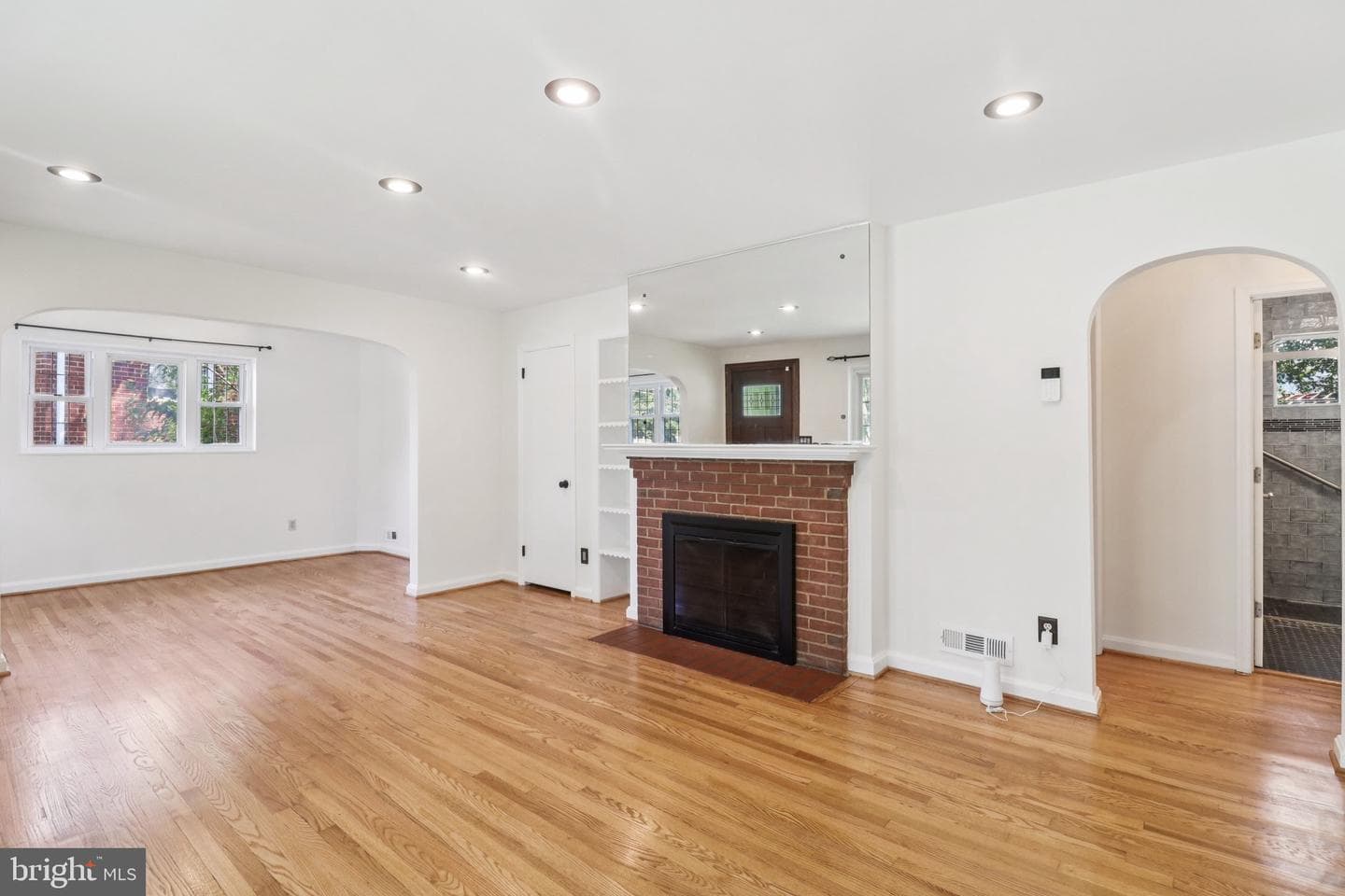 10215 Haywood Drive photo 5