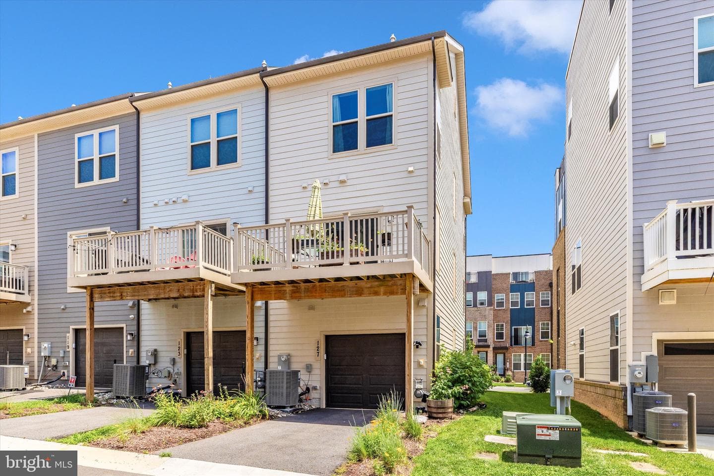 127 Dickenson Drive photo 48