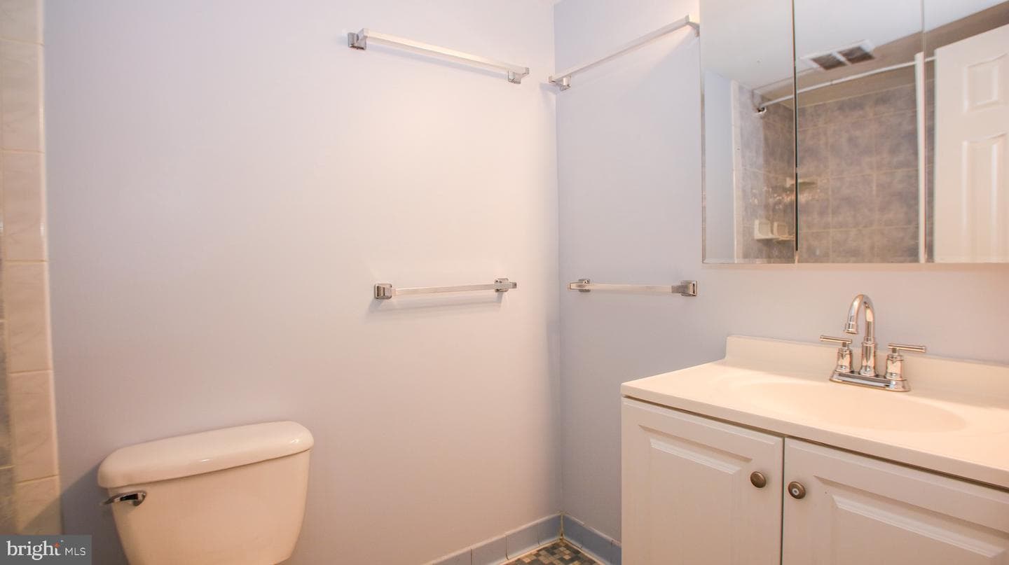 2305 Greenery Lane #t-3-3 photo 16