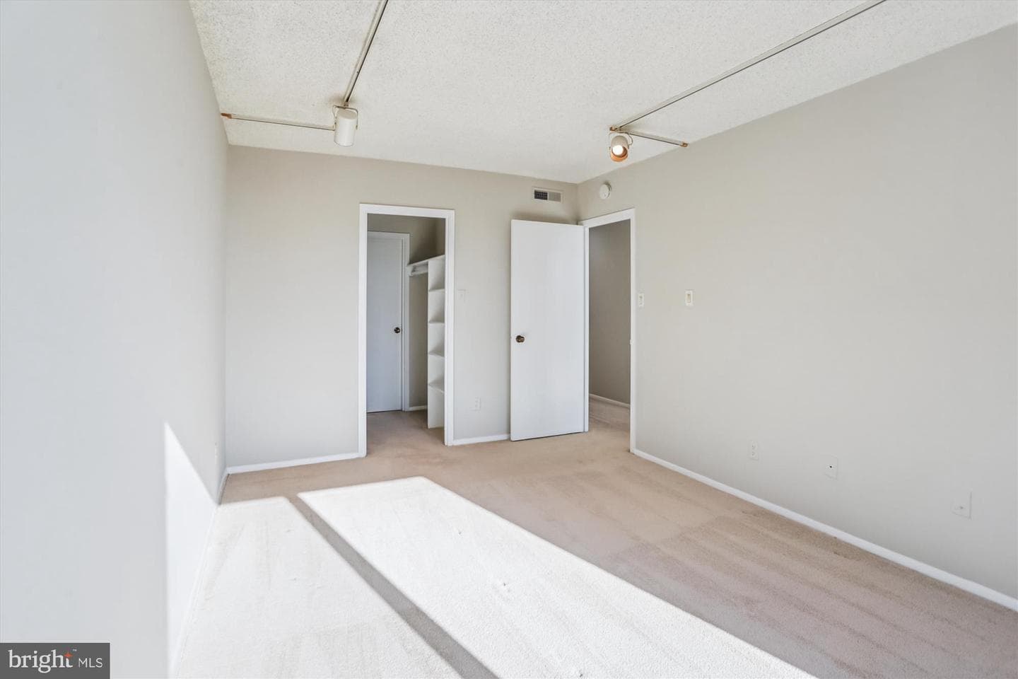 5225 Pooks Hill Road #417n photo 18