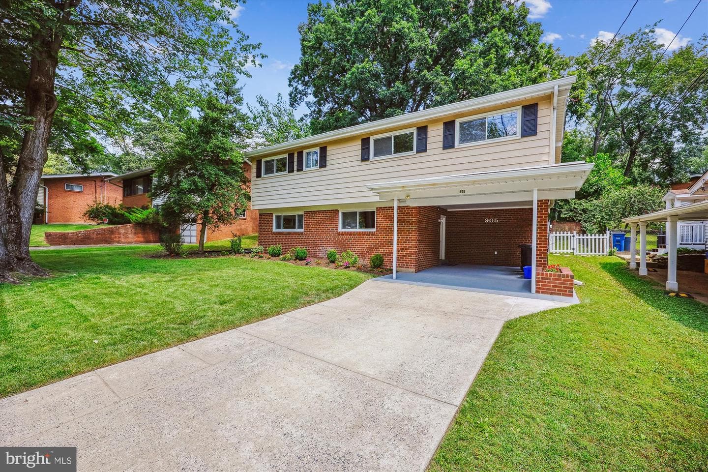 905 Kenbrook Drive photo 3