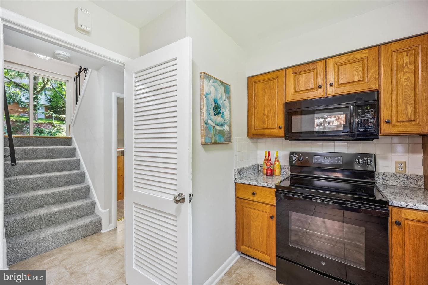 905 Kenbrook Drive photo 6