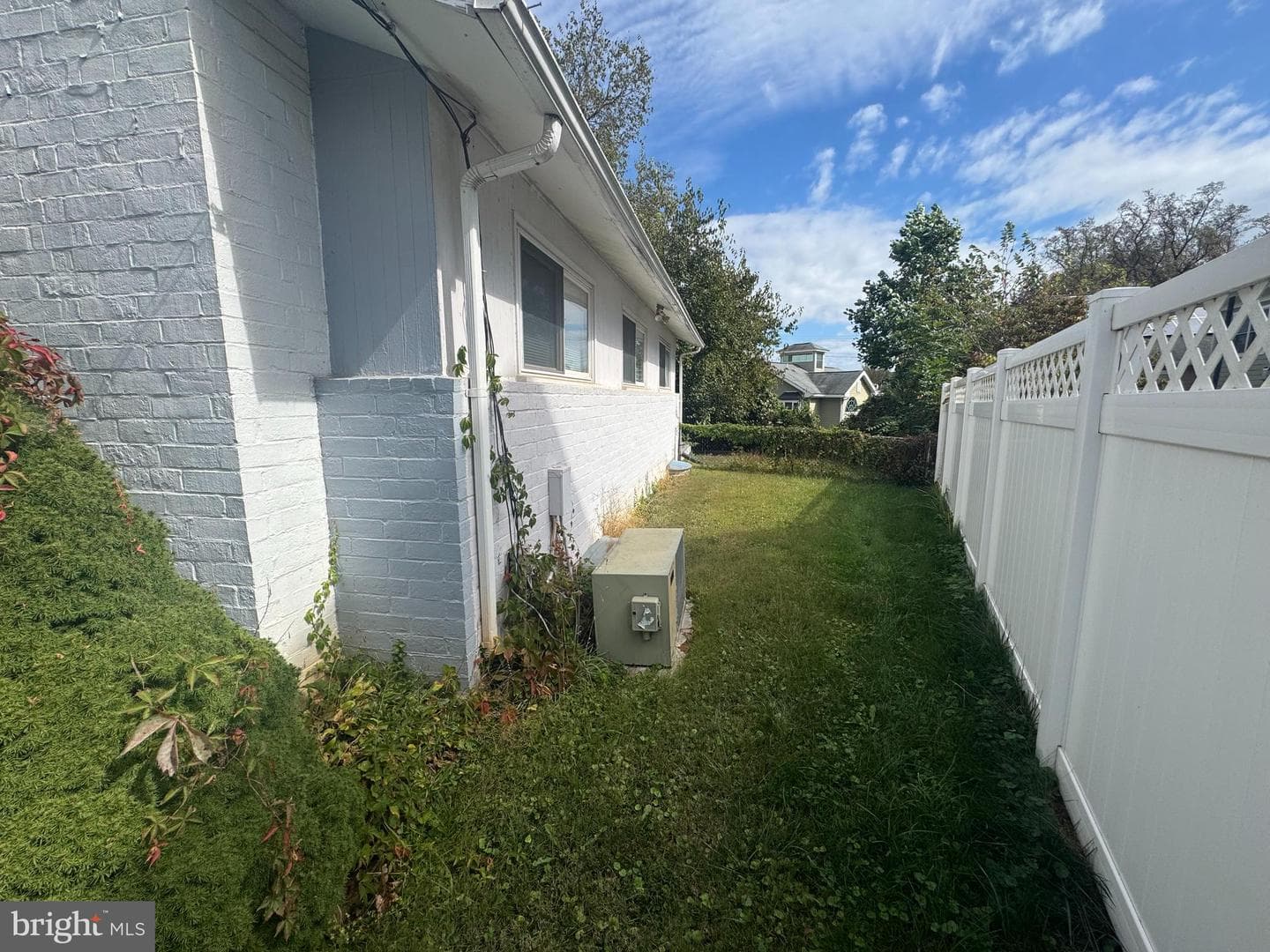10003 Edward Avenue photo 8