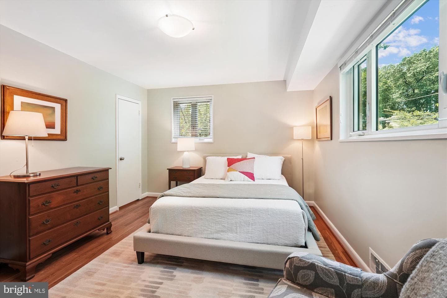 10427 Montrose Avenue #104 photo 16