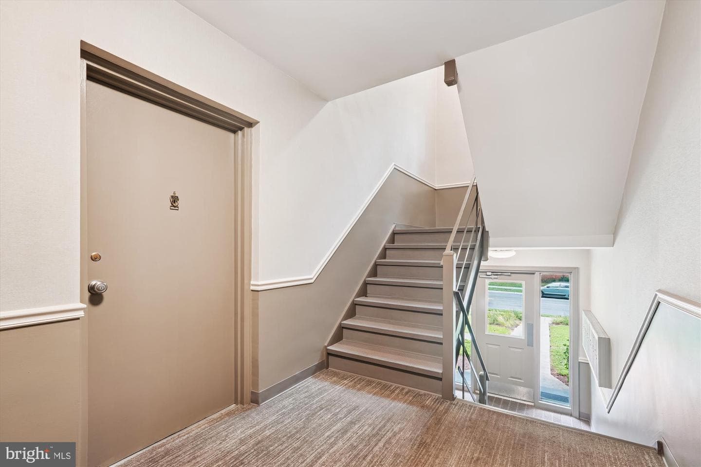 10427 Montrose Avenue #104 photo 22