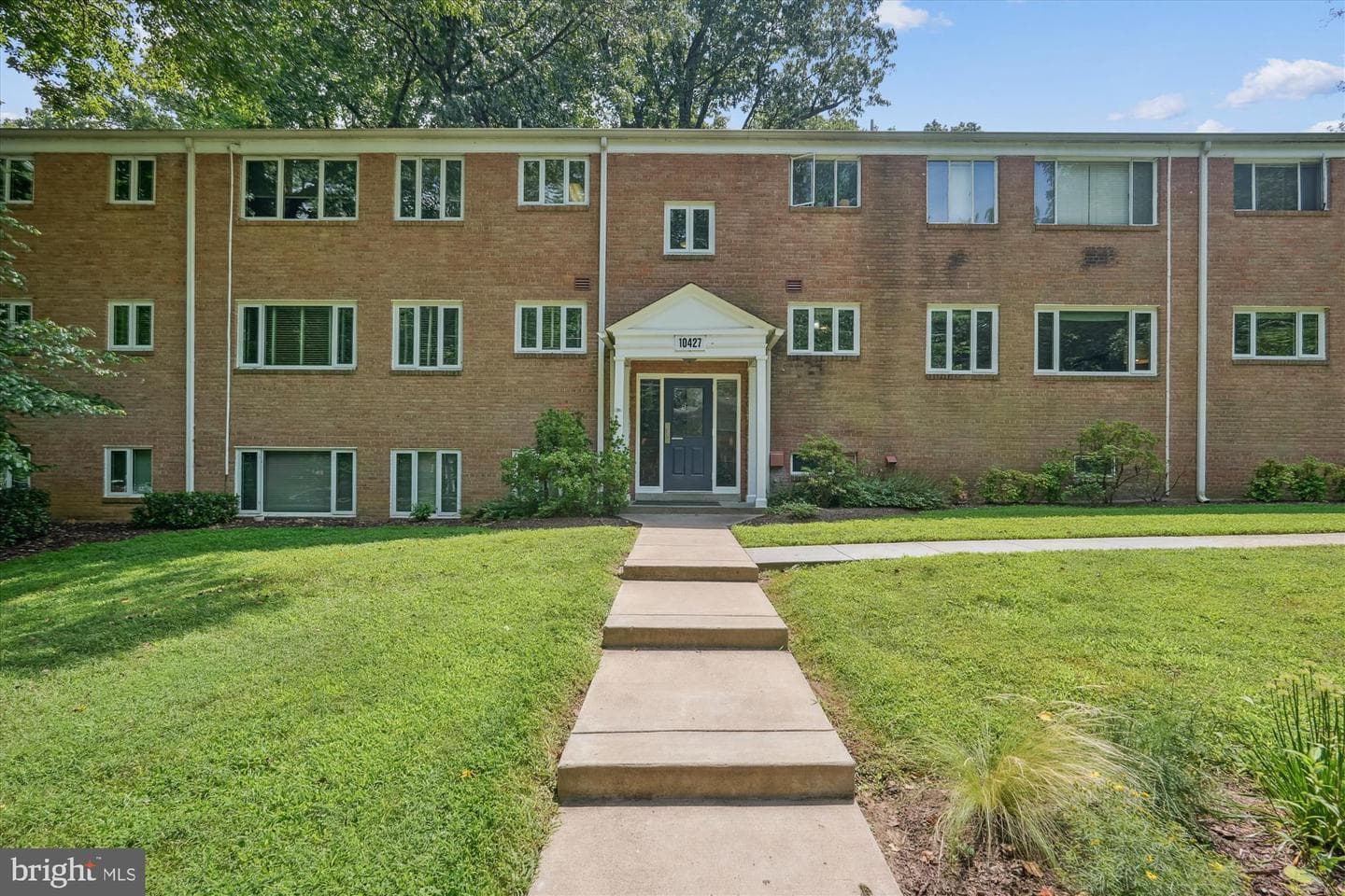 10427 Montrose Avenue #104 photo 33