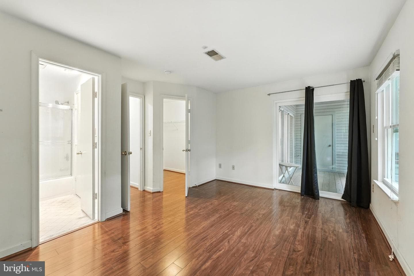 3301 Sir Thomas Drive #6-B-22 photo 8