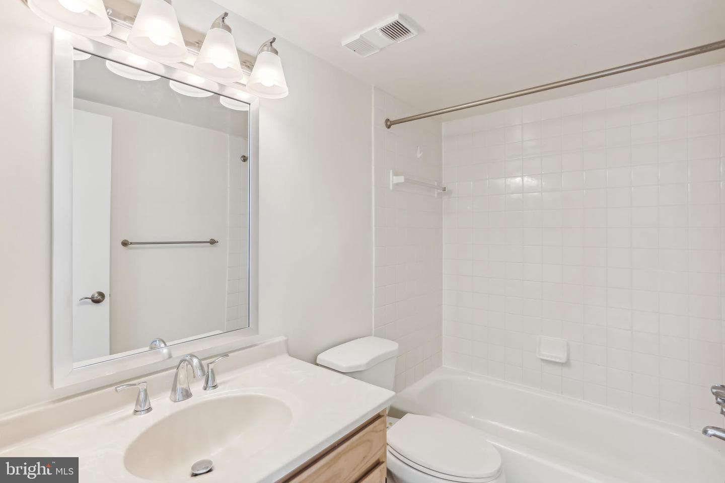 5811 Edson Lane #204 photo 21