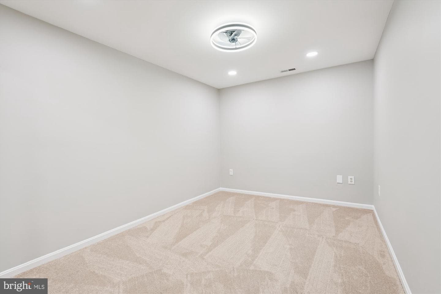 4522 Cannes Lane photo 34