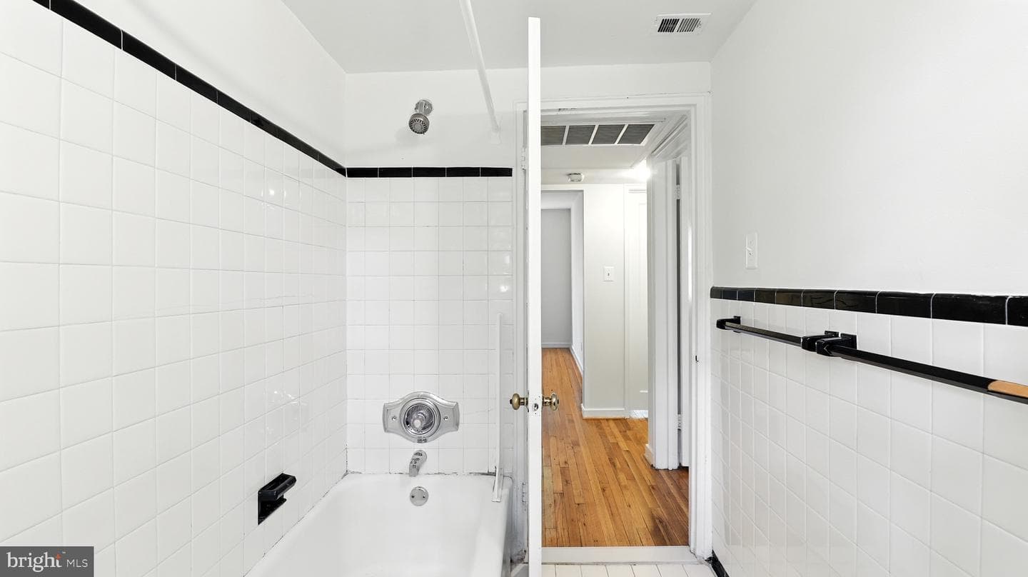 2211 Washington Avenue #201-W photo 16