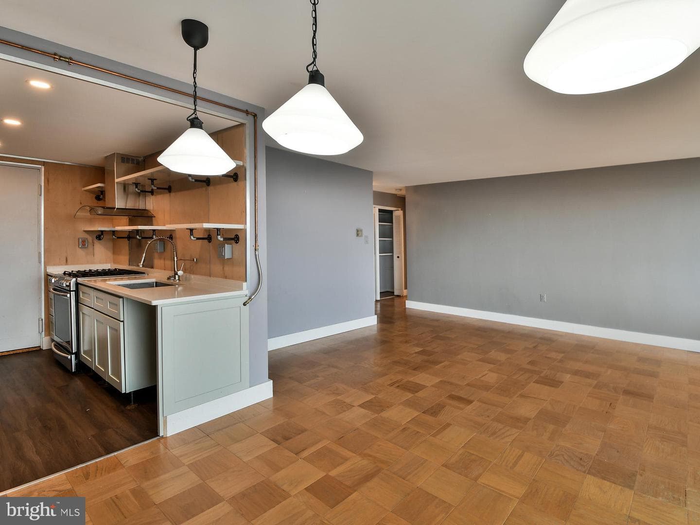10201 Grosvenor Place #1618 photo 9