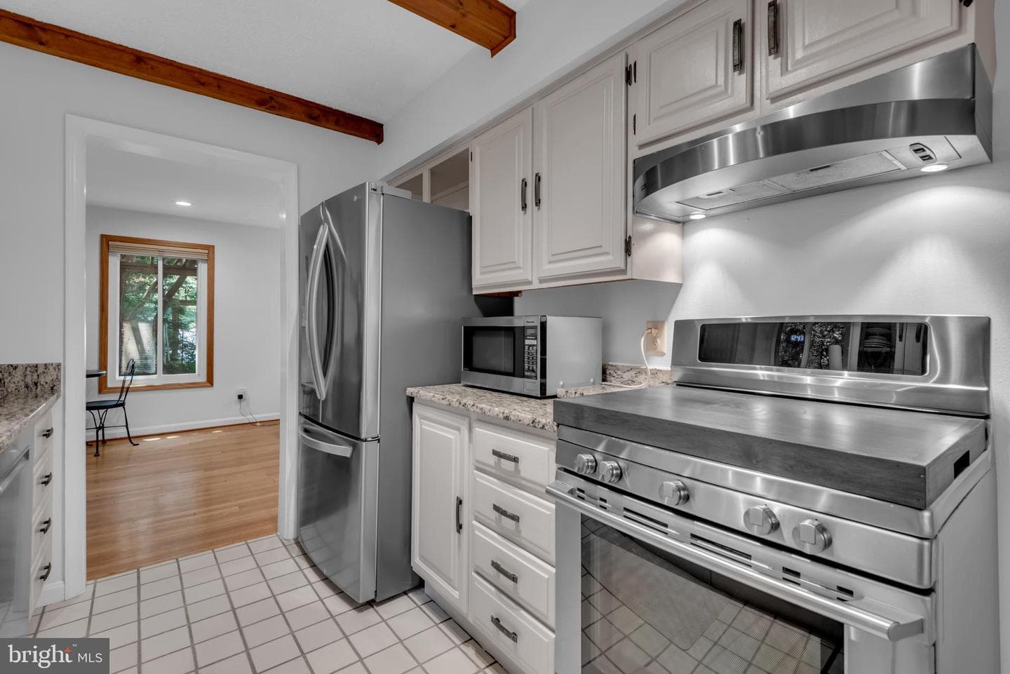 110 Devon Court photo 19