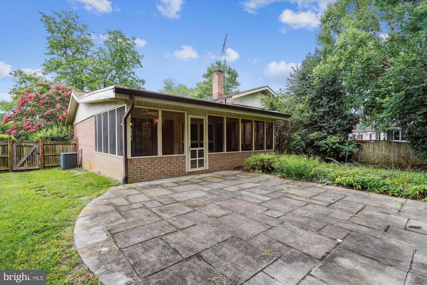 9902 Carnegie Terrace photo 2