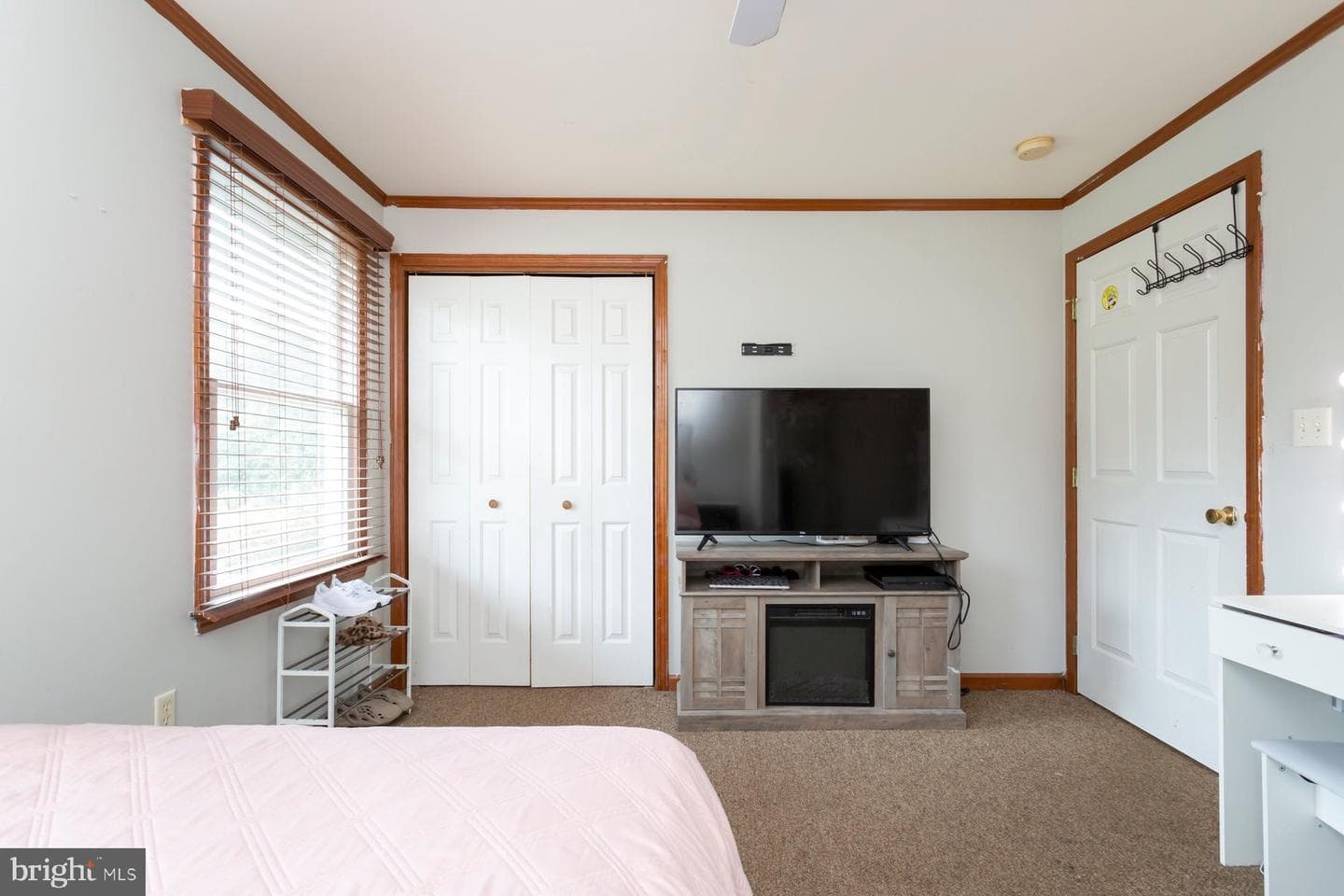 713 Anderson Street photo 9
