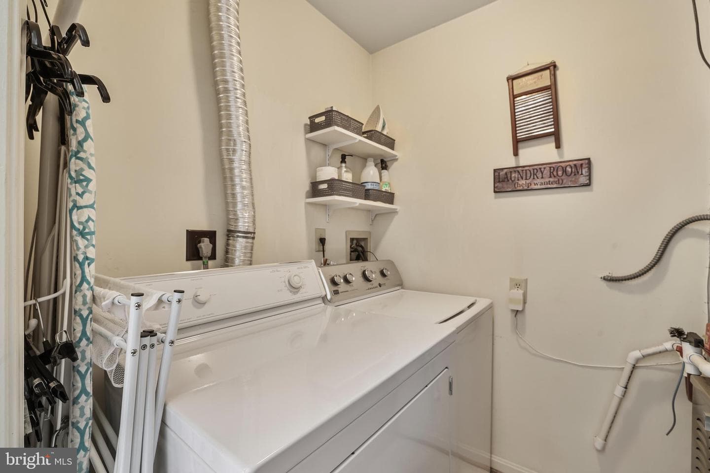 2128 Elm Tree Lane photo 12