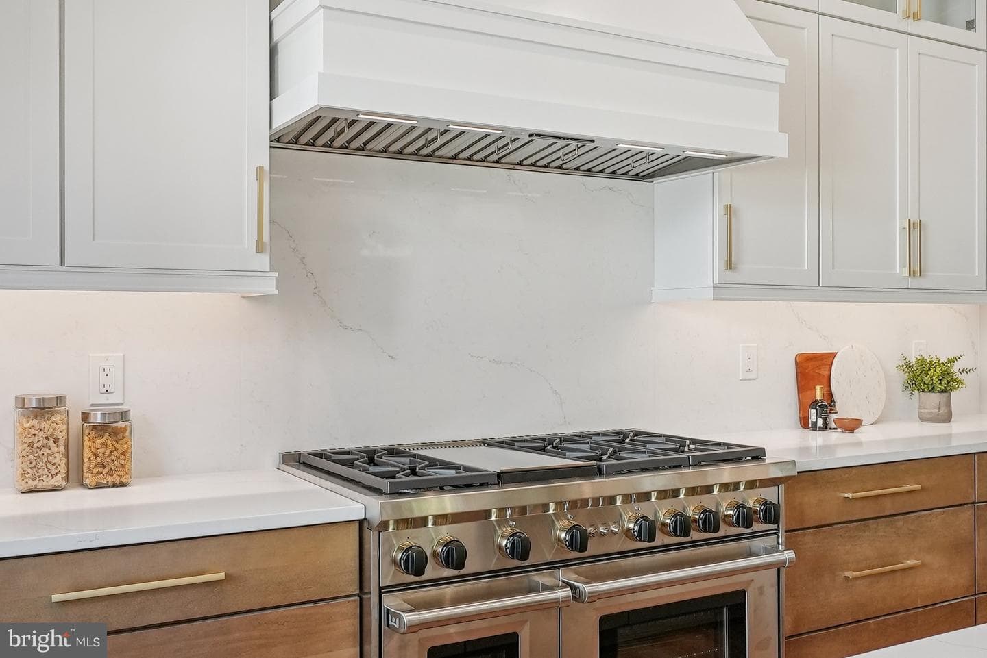 10200 Falls Road photo 23