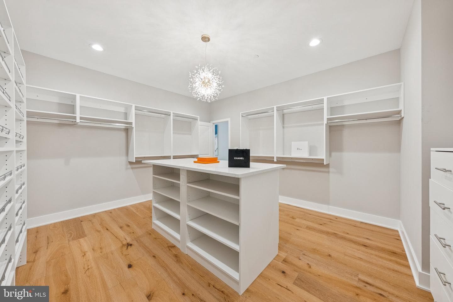 10200 Falls Road photo 46