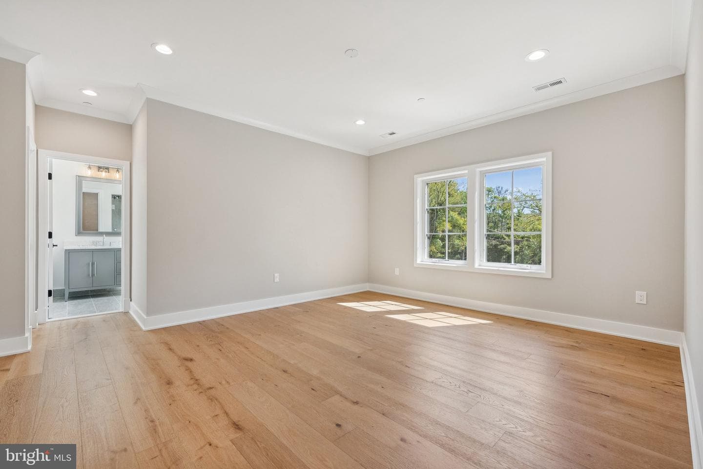 10200 Falls Road photo 48