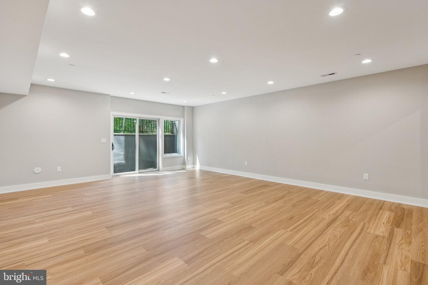 10200 Falls Road photo 57