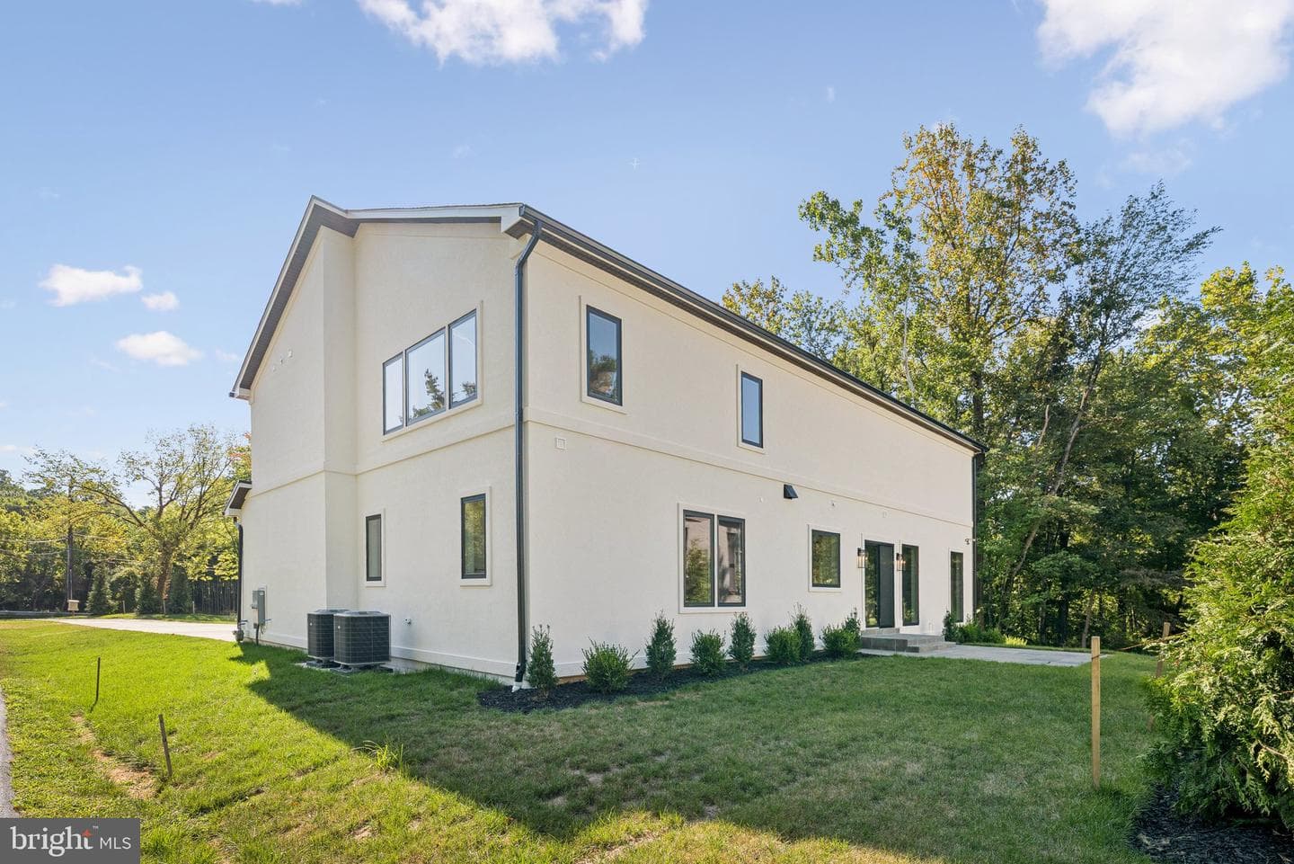 10200 Falls Road photo 68
