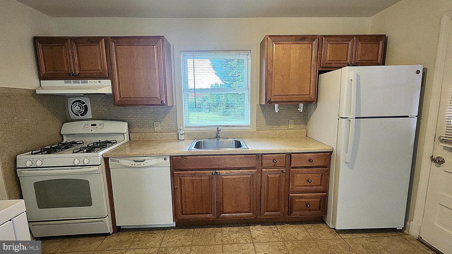 1103 Edmonston Drive photo 5