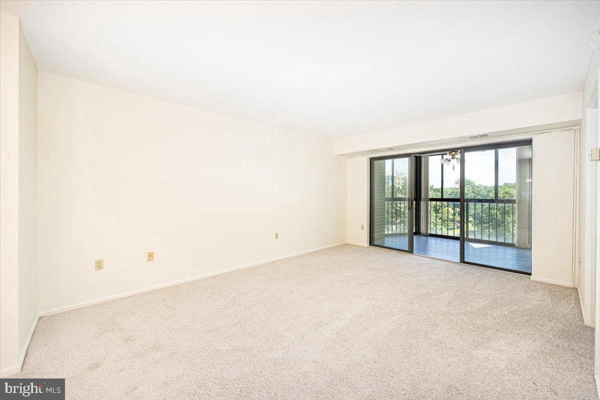 15101 Interlachen Drive #1-807 photo 17