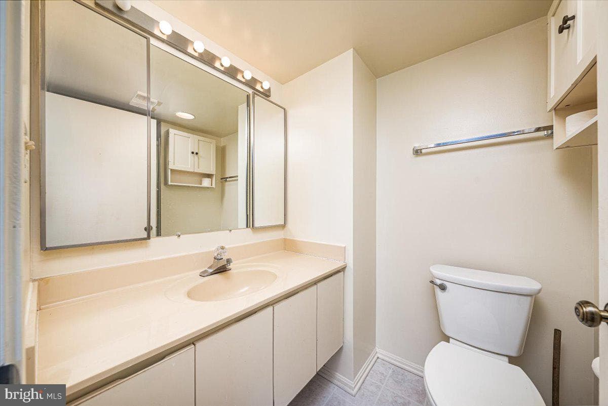 15101 Interlachen Drive #1-807 photo 29