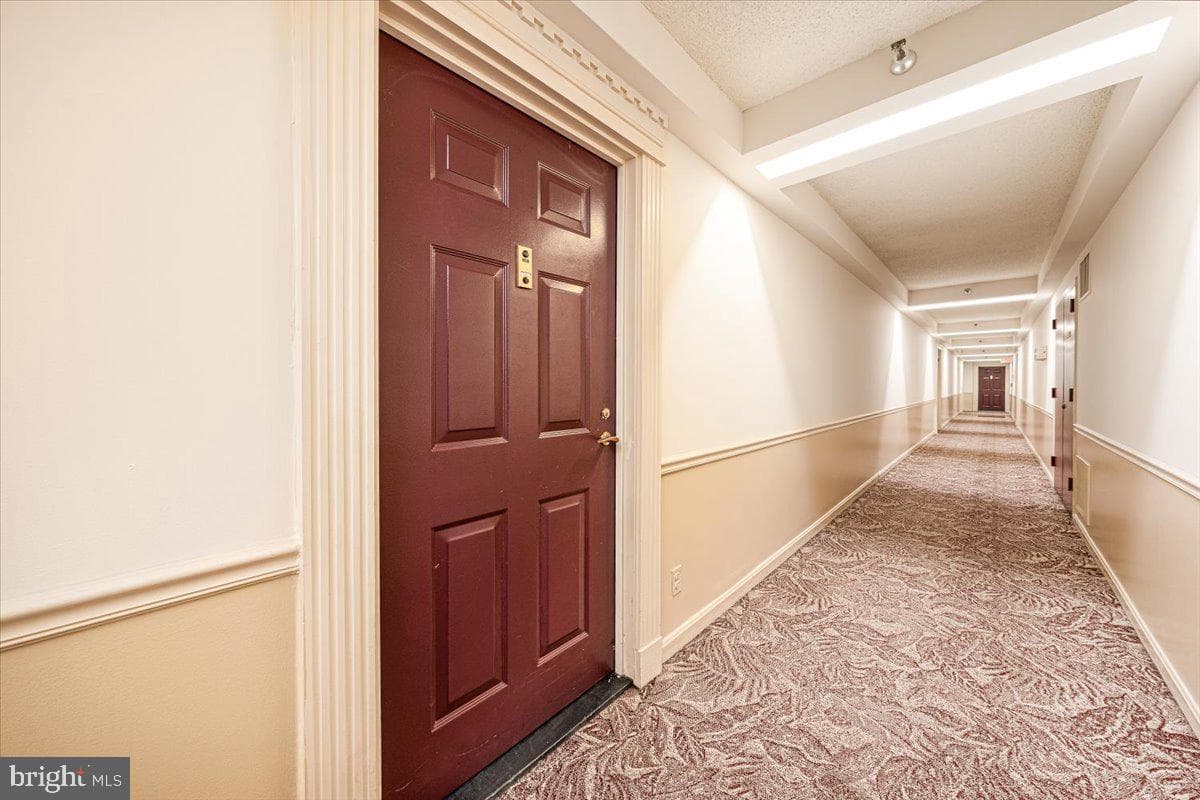 15101 Interlachen Drive #1-807 photo 8