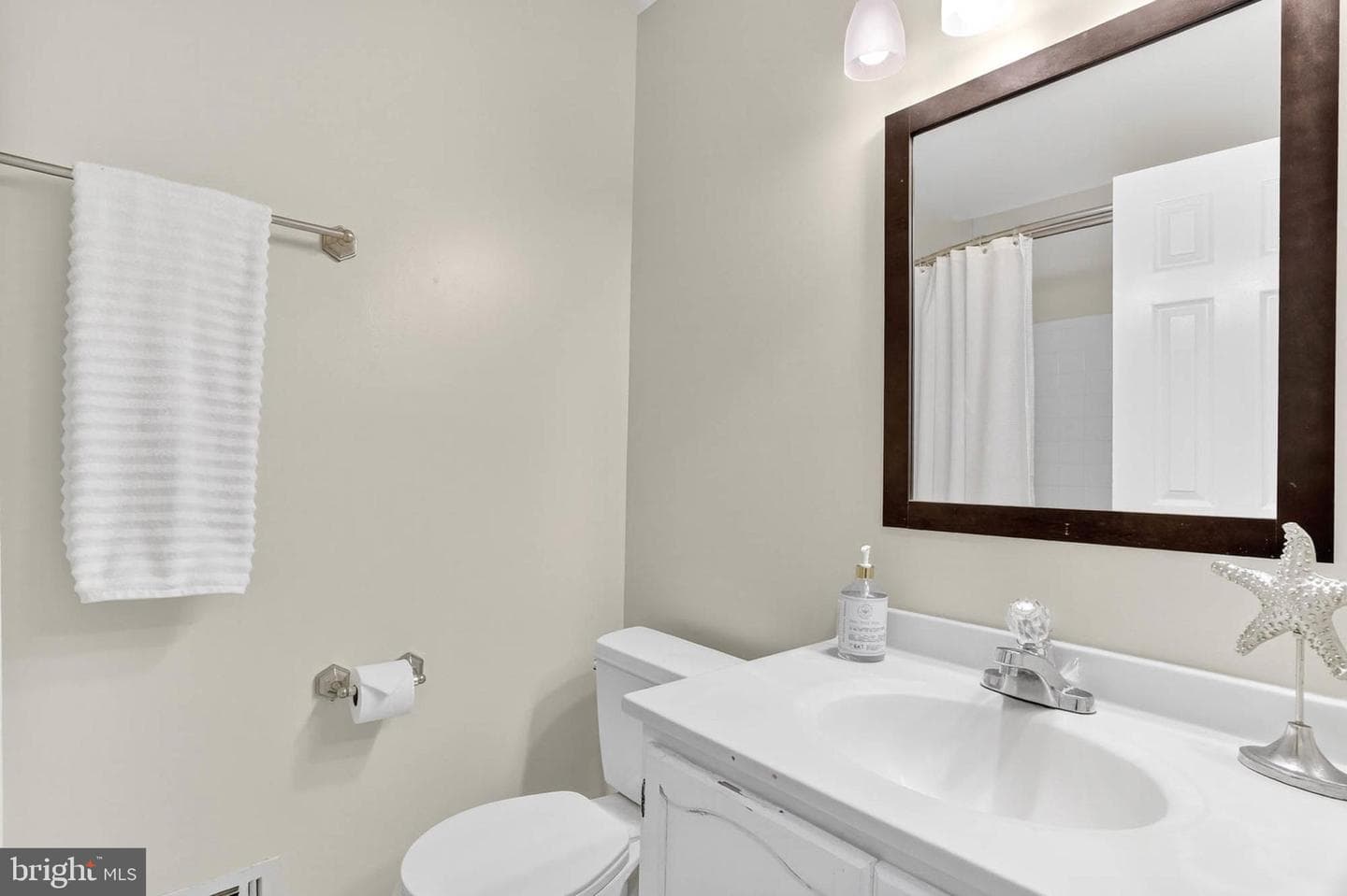 1369 Templeton Place photo 24