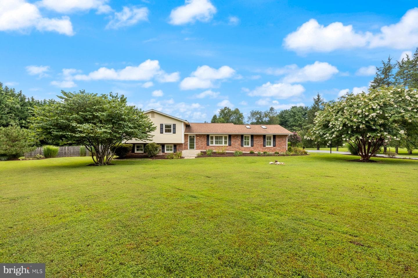 18604 Muncaster Road photo 5