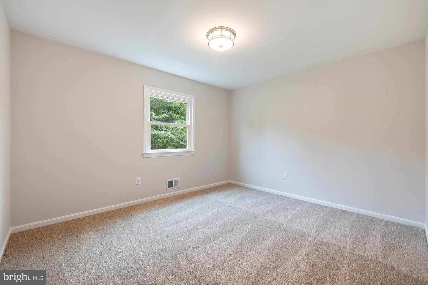 18604 Muncaster Road photo 50