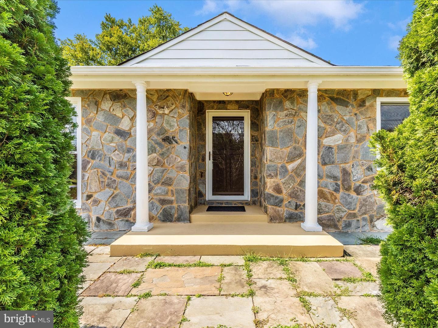 18004 Muncaster Road photo 2
