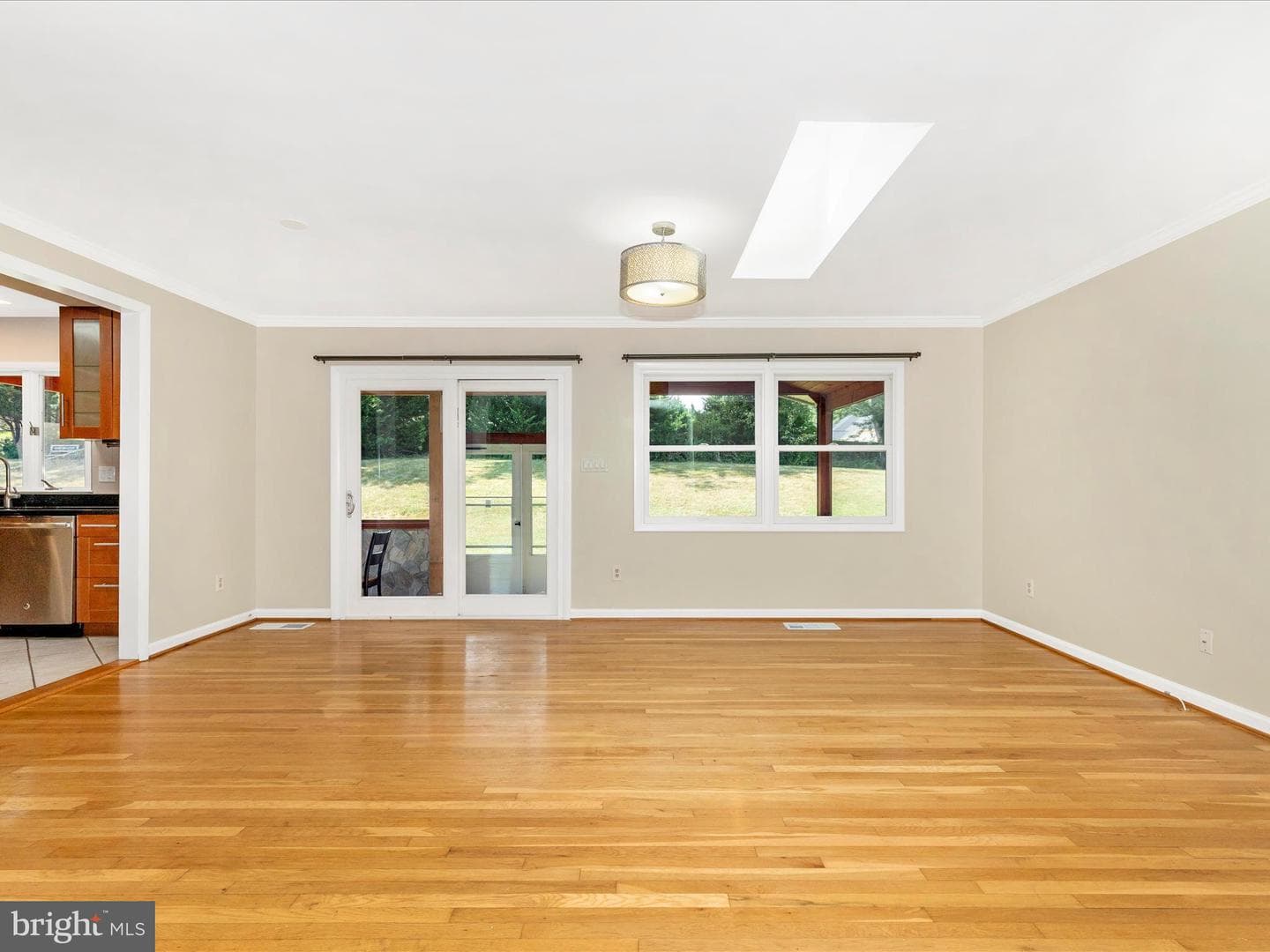 18004 Muncaster Road photo 6