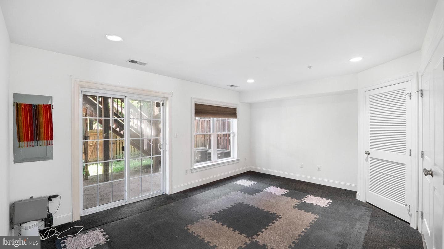 709 Glouster Knoll Drive photo 5