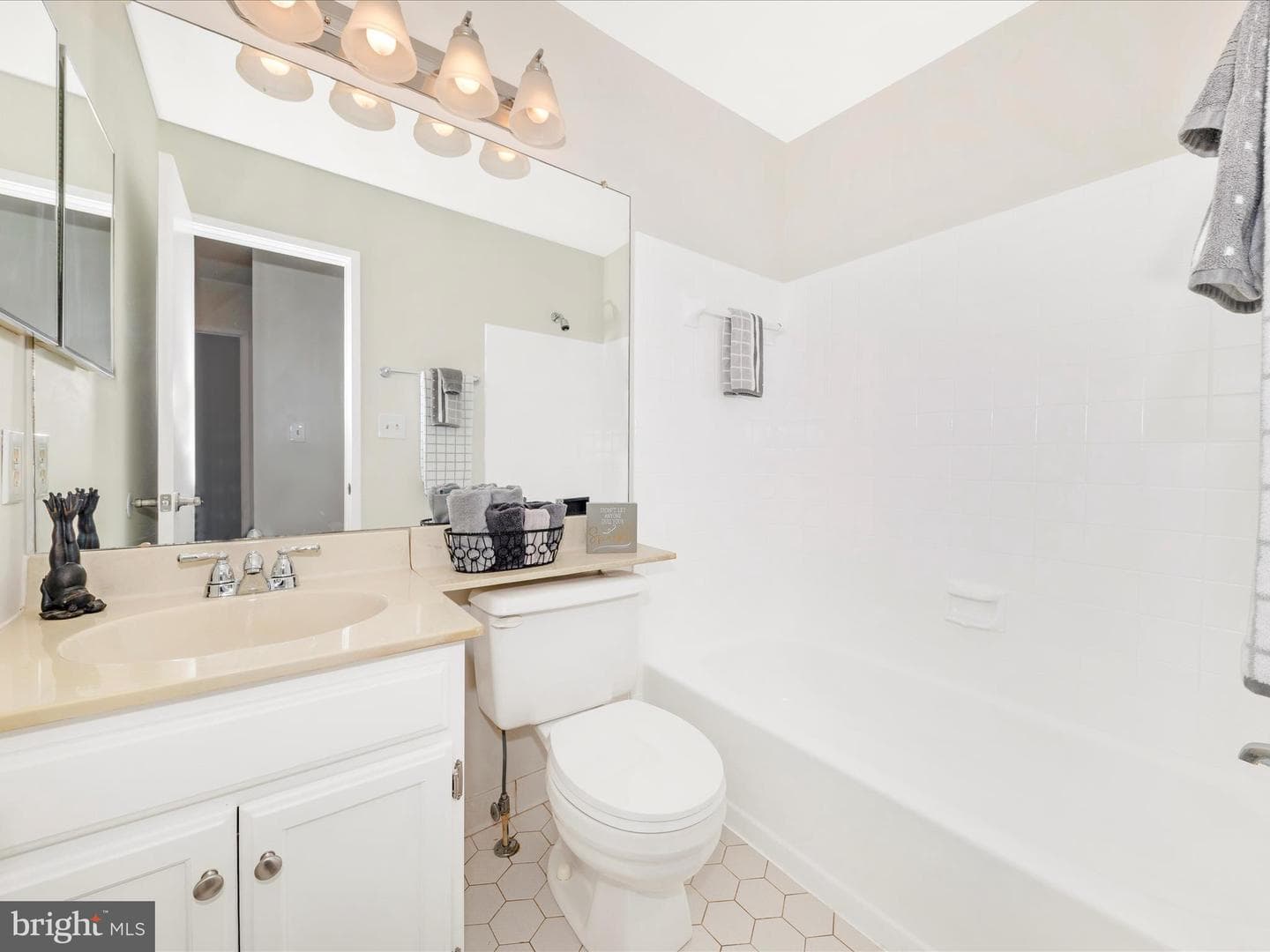9324 Sparrow Valley Drive photo 32