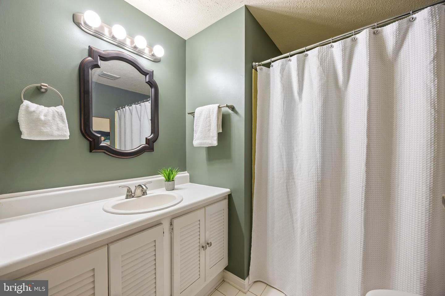 8105 Irwell Court photo 36