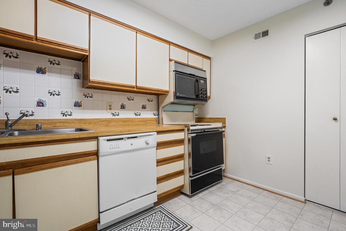 3330 N Leisure World Boulevard #5-1012 photo 18