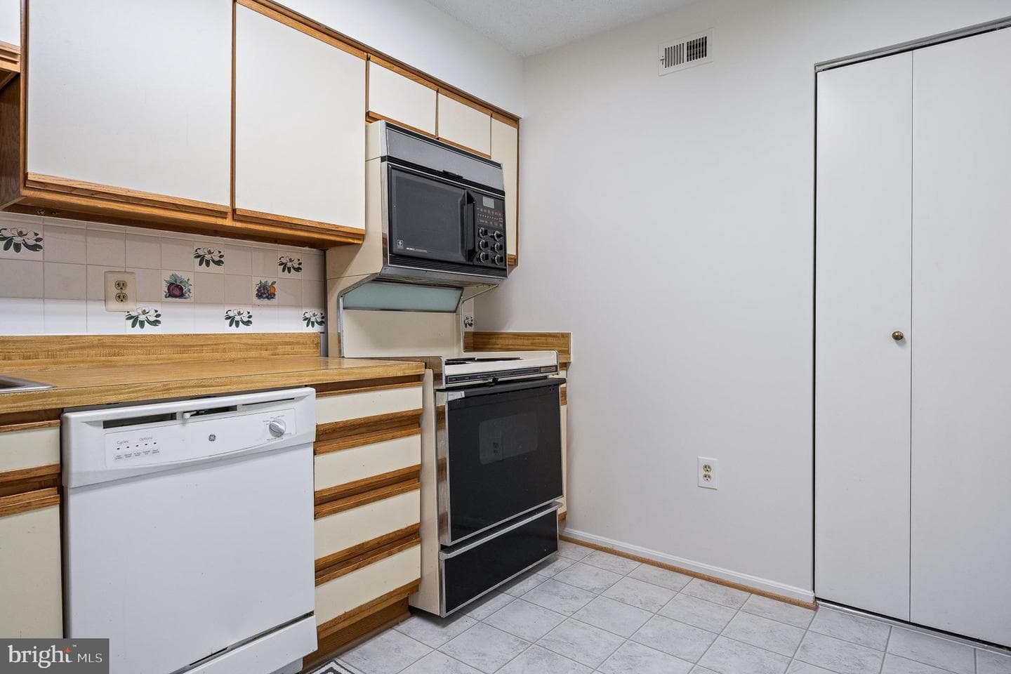 3330 N Leisure World Boulevard #5-1012 photo 19