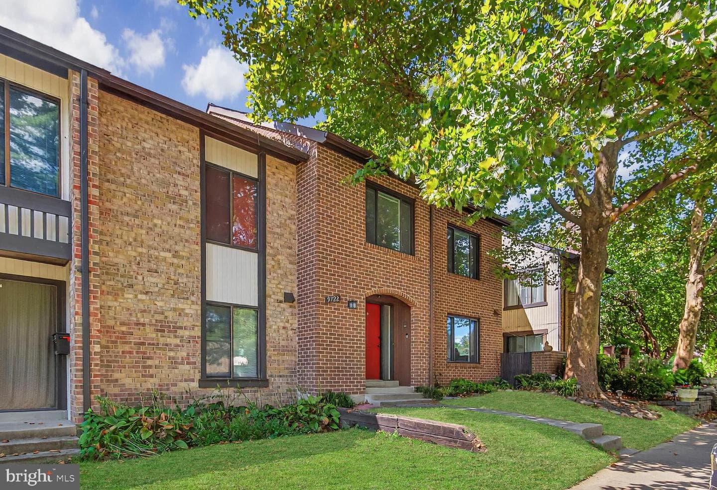 9722 Shadow Oak Drive photo 3