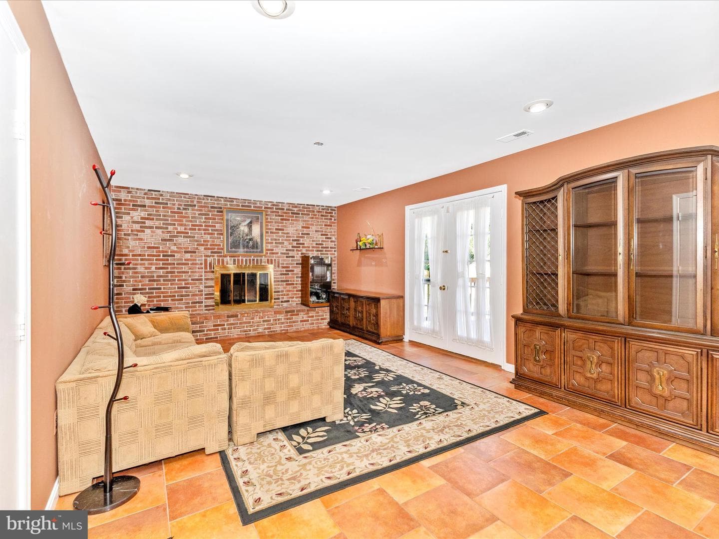 14320 Fairdale Road photo 17
