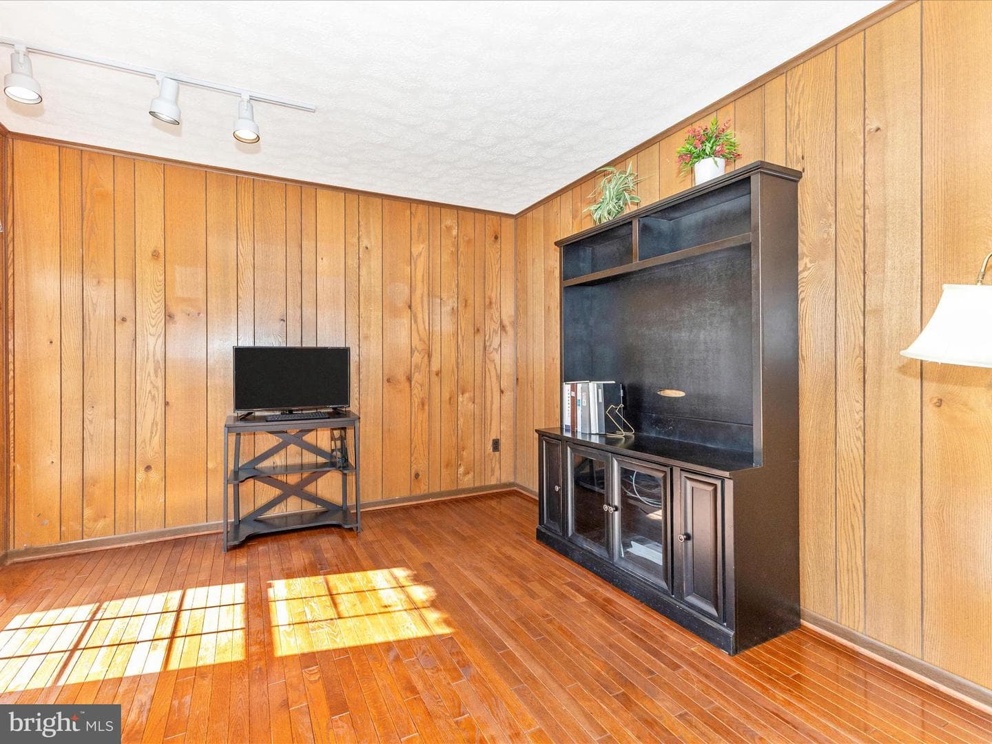14320 Fairdale Road photo 22