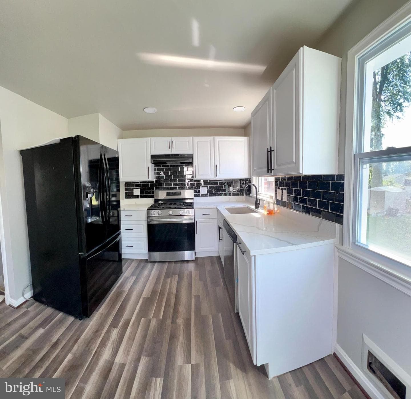 9915 Cottrell Terrace photo 5