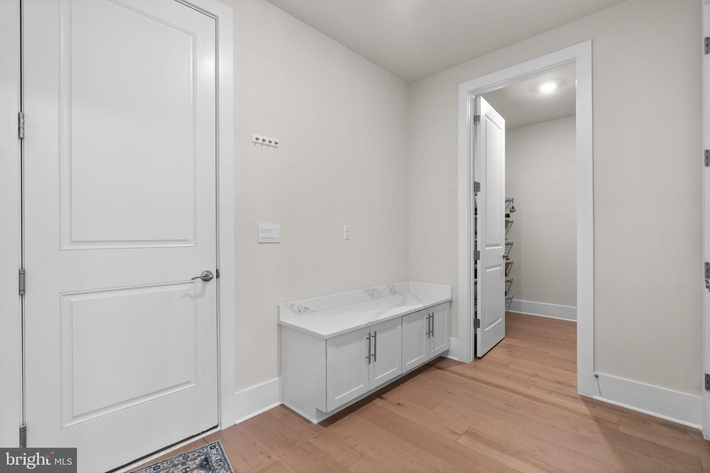 21708 Woodfield Road photo 21