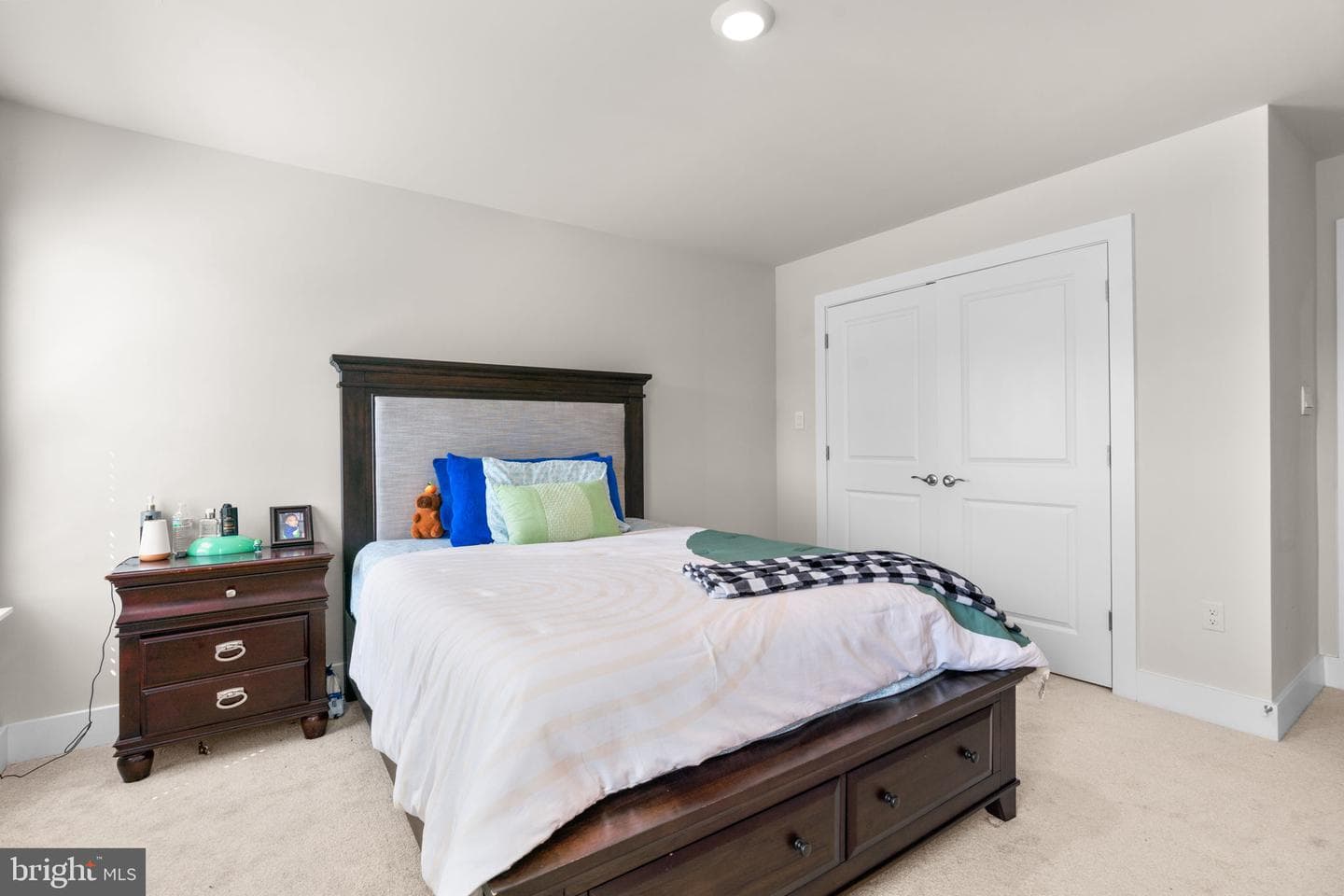 21708 Woodfield Road photo 45